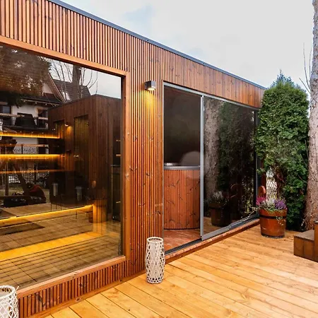 Ξενοδοχείο με διαμερίσματα Delta 3*